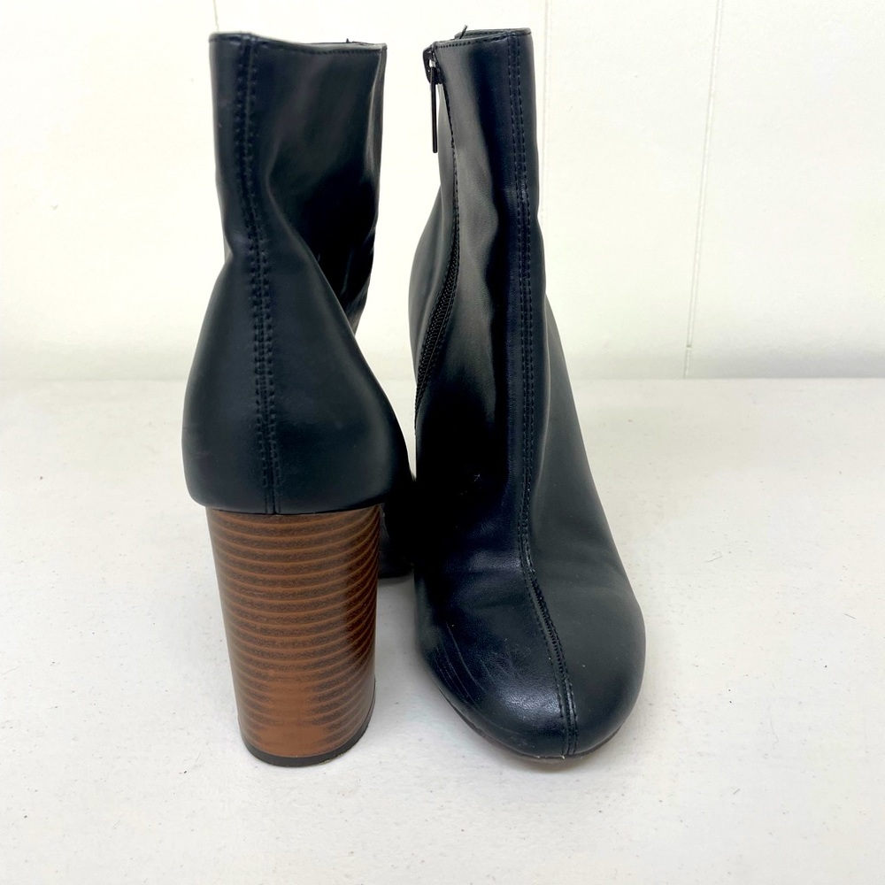 Merona Black Faux Leather Heeled ankle boots size 7.5. Minor scuffs inner side